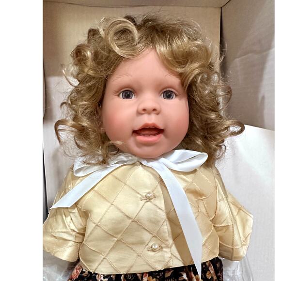 Lee Middleton Original Dolls Artist Studio #905/1000-2004 "Little Miss"-NEW! - Picture 2 of 16